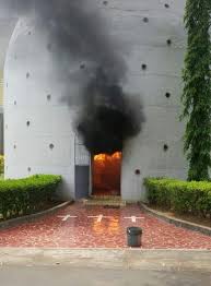 Condenamos acciones terroristas y vandálicas contra la Iglesia Católica